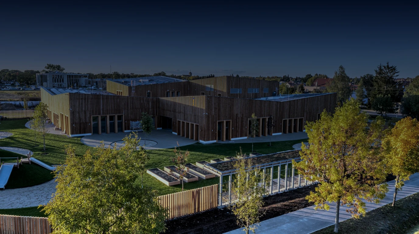 Kampus edukacyjny z przedszkolem w Regułach (proj. MOC Architekci)